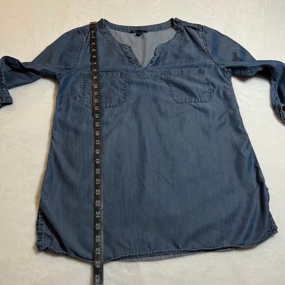 Lands' End Split Neck Lyocell Chambray Tunic Shirt Size 8 Lightweight Coastal - Picture 9 of 9